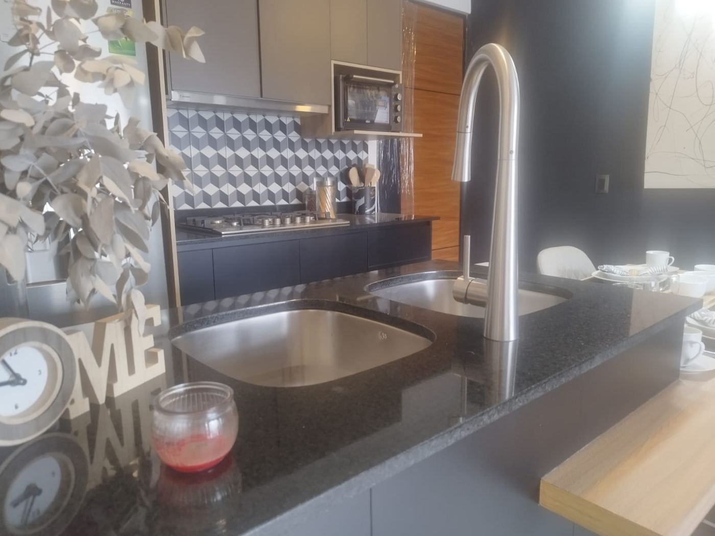 Cocina con granito y tarja doble